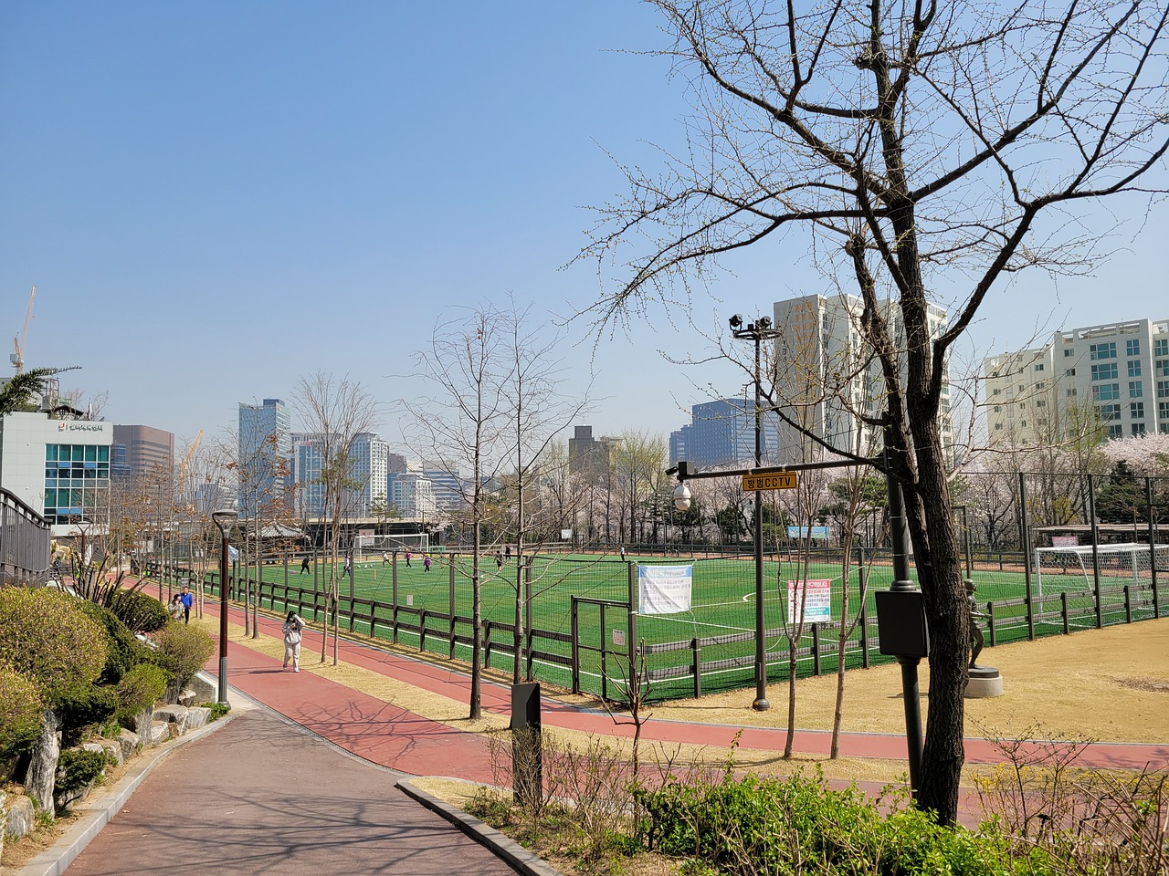 瓦倫西亞想續租尼科！波爾圖垂涎其才！巴薩不急做決定！.